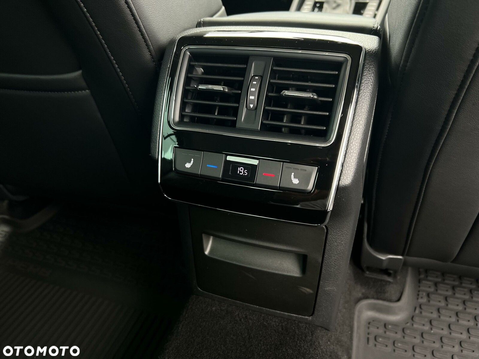 Skoda Superb 2.0 TSI 4x4 L&K DSG - 14