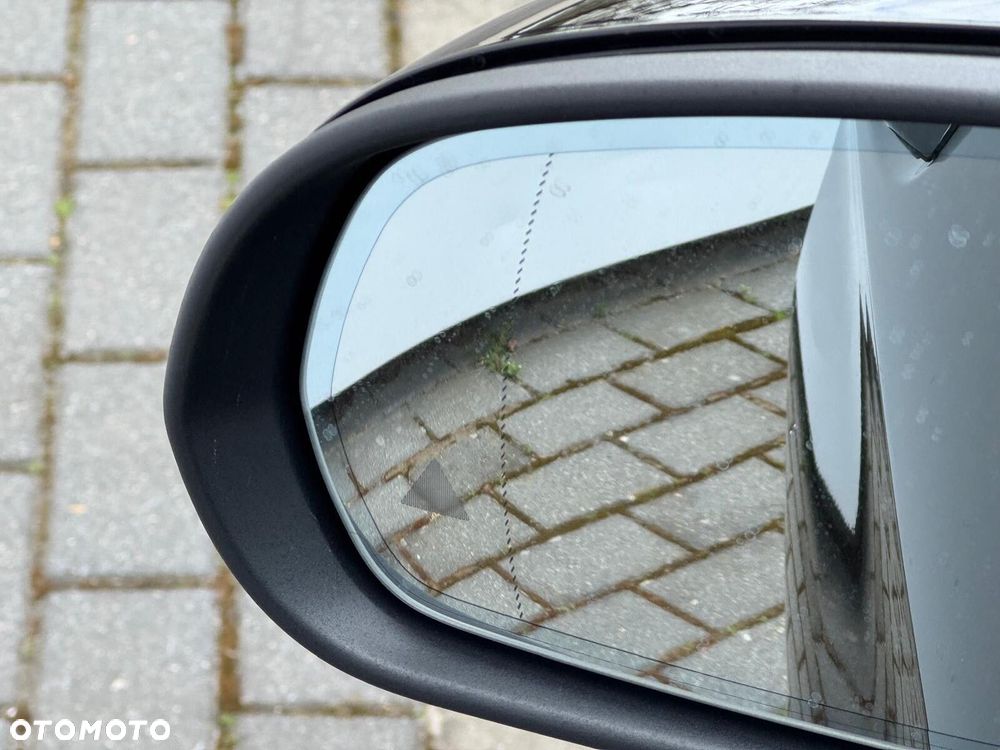 Mercedes-Benz Klasa C 180 9G-TRONIC - 16