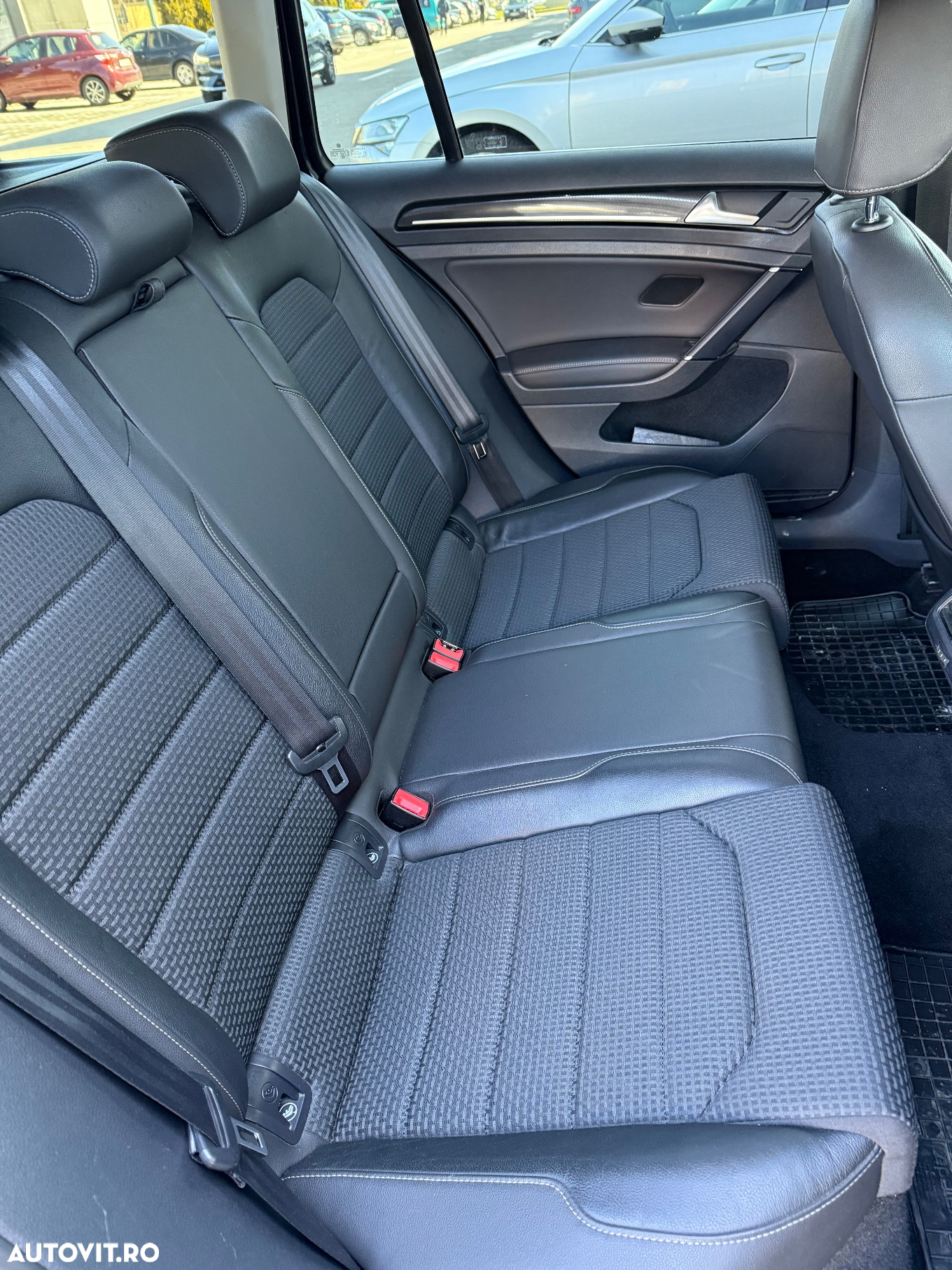 Volkswagen Golf 2.0 TDI (BlueMotion Technology) Highline - 23