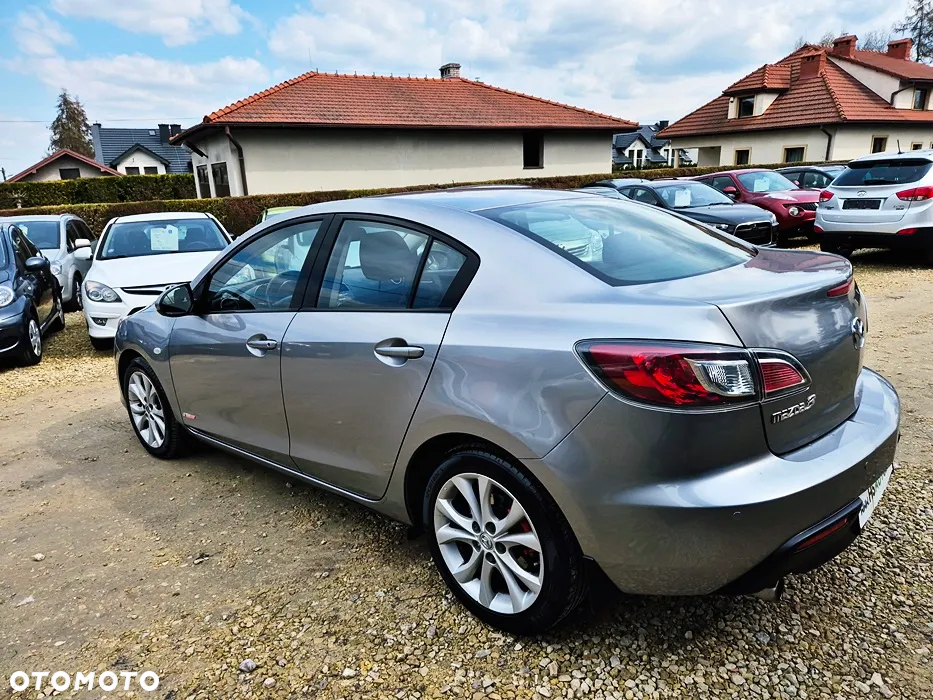 Mazda 3 2.0 Exclusive + - 22