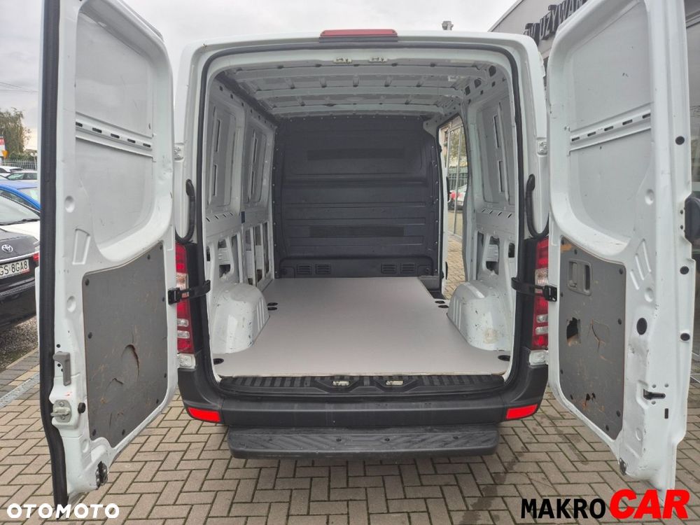 Mercedes-Benz Sprinter - 11
