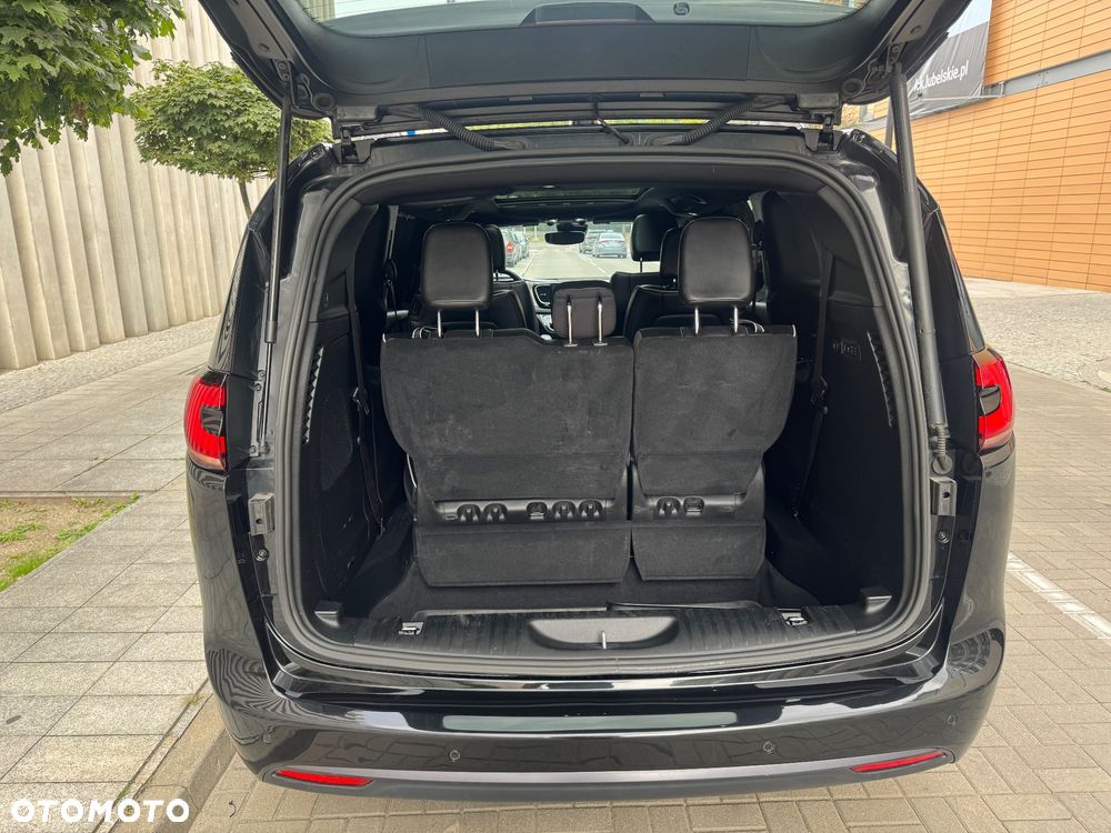 Chrysler Pacifica - 26