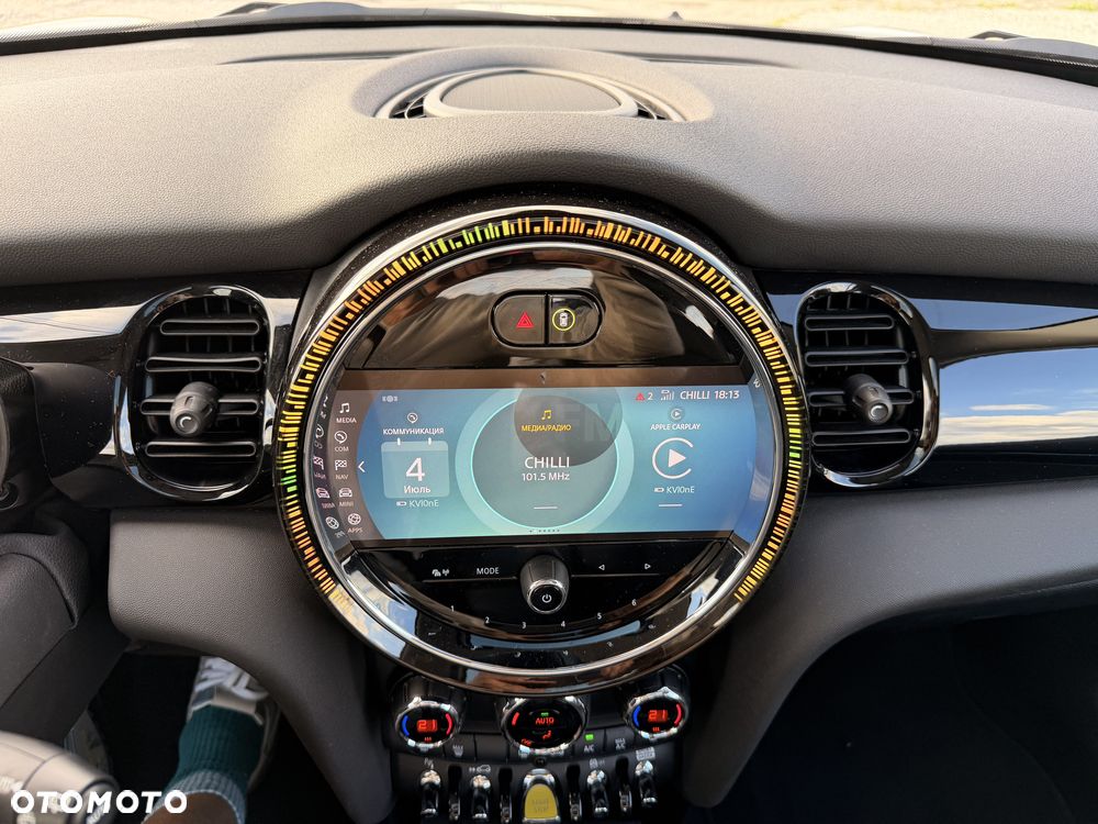 MINI Cooper SE Essential Trim - 14