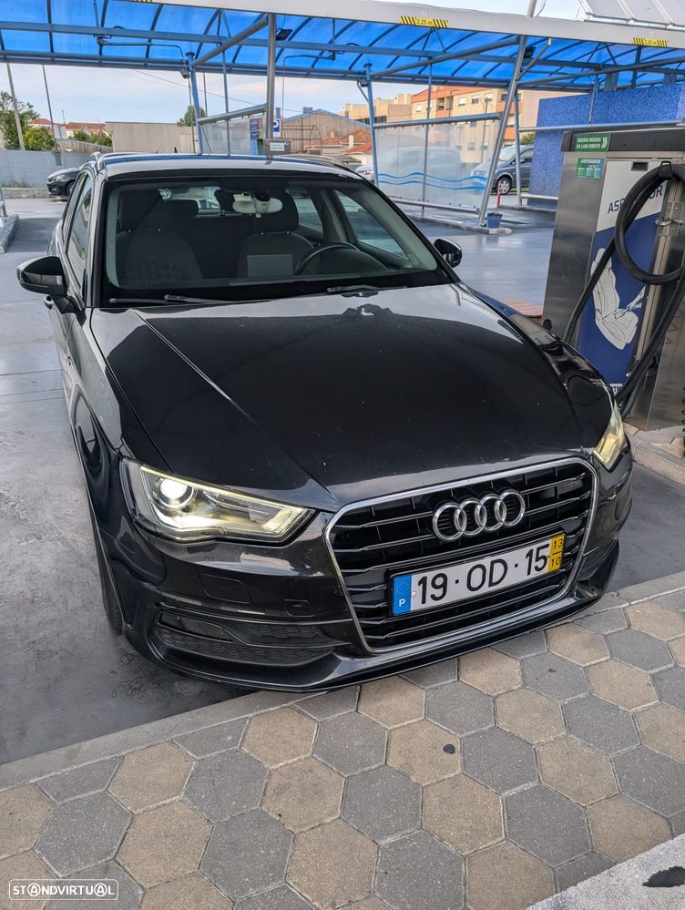 Audi A3 Sportback 1.6 TDI Attraction Special Edition - 1
