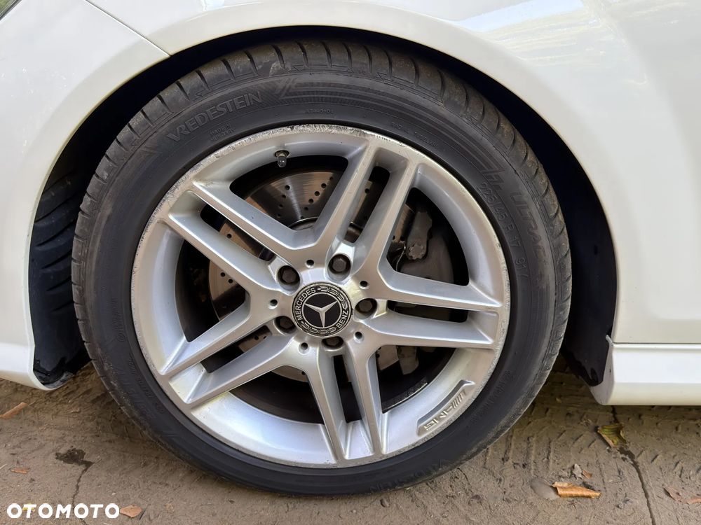 Mercedes-Benz Klasa C 350 CGI BlueEff - 31