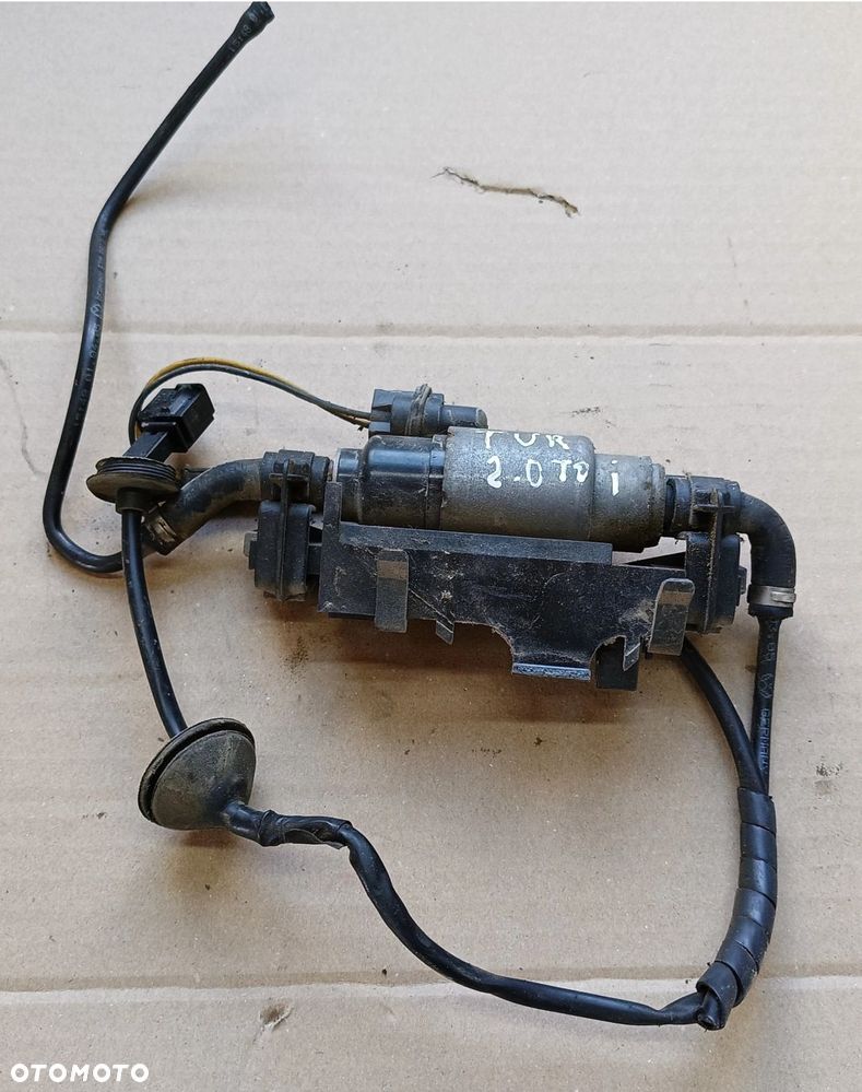 Touran I pompka zawór webasto 2,0TDI Caddy Golf V Volkswagen