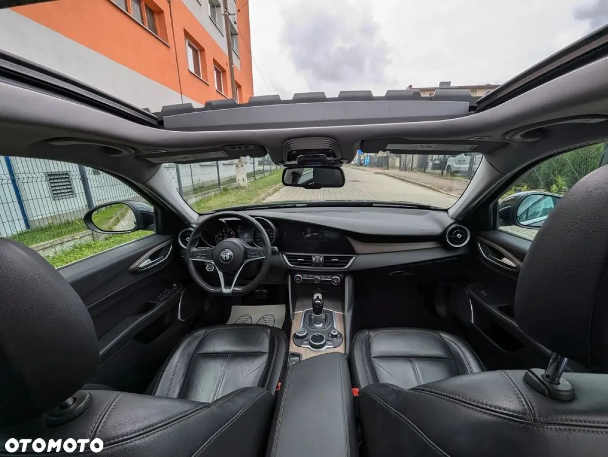 Alfa Romeo Giulia 2.0 Turbo TI Q4 - 9