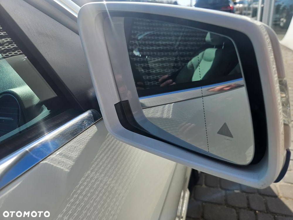 Mercedes-Benz Klasa C 250 CDI DPF 4Matic 7G-TRONIC BlueEFFICIENCY - 35