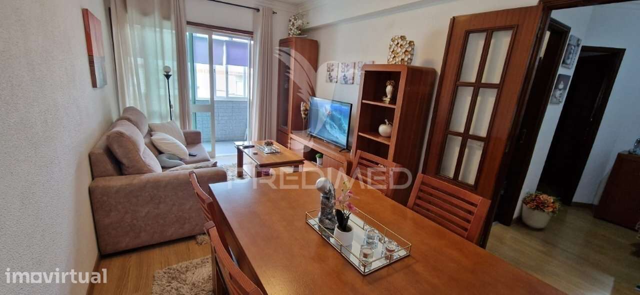 Apartamento T2 + 1 com garagem, rua da gandra em Ermesinde - Grande imagem: 2/18