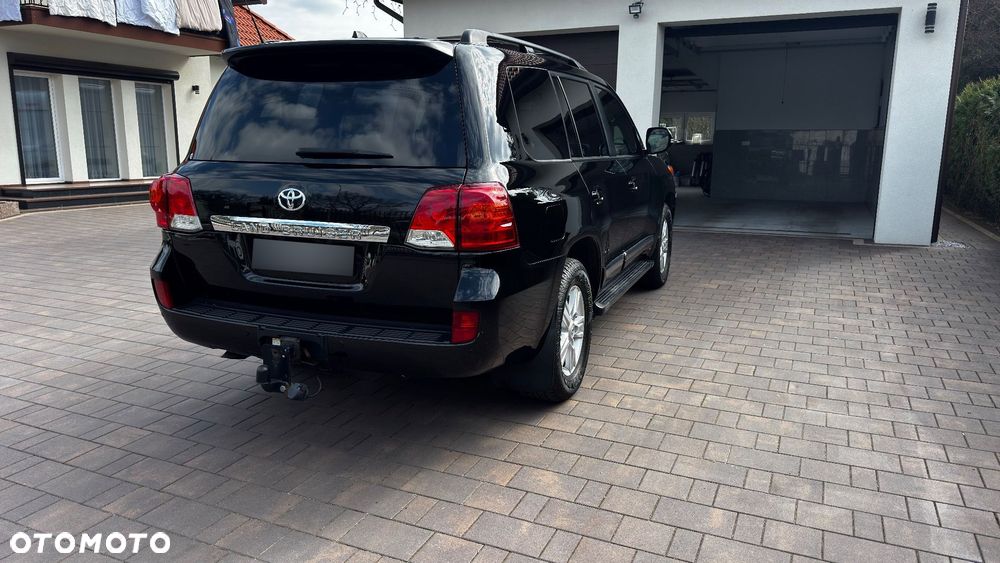 Toyota Land Cruiser - 4