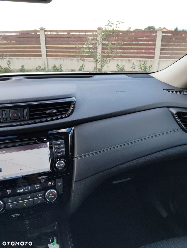 Nissan X-Trail 1.6 DIG-T N-Connecta 2WD 7os - 21