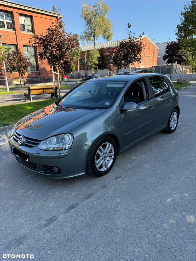 Volkswagen Golf - 1
