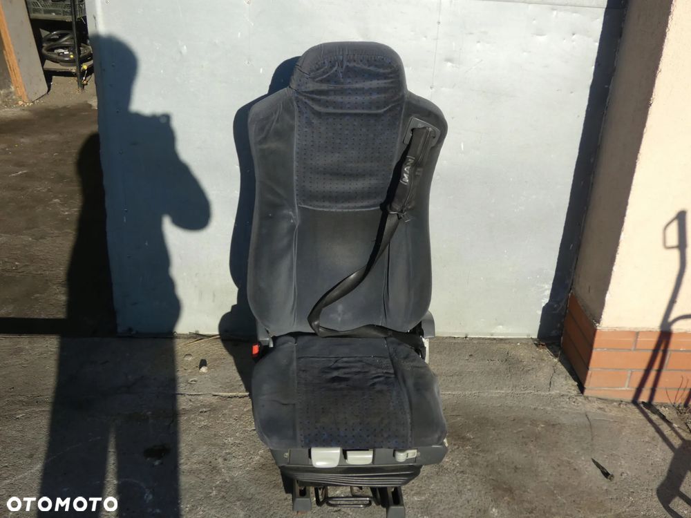 FOTEL PNEUMATYCZNY KIEROWCY LEWY ISRI MAN TGL 18.240 2005- - 1
