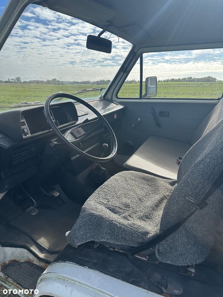 Volkswagen Transporter - 9
