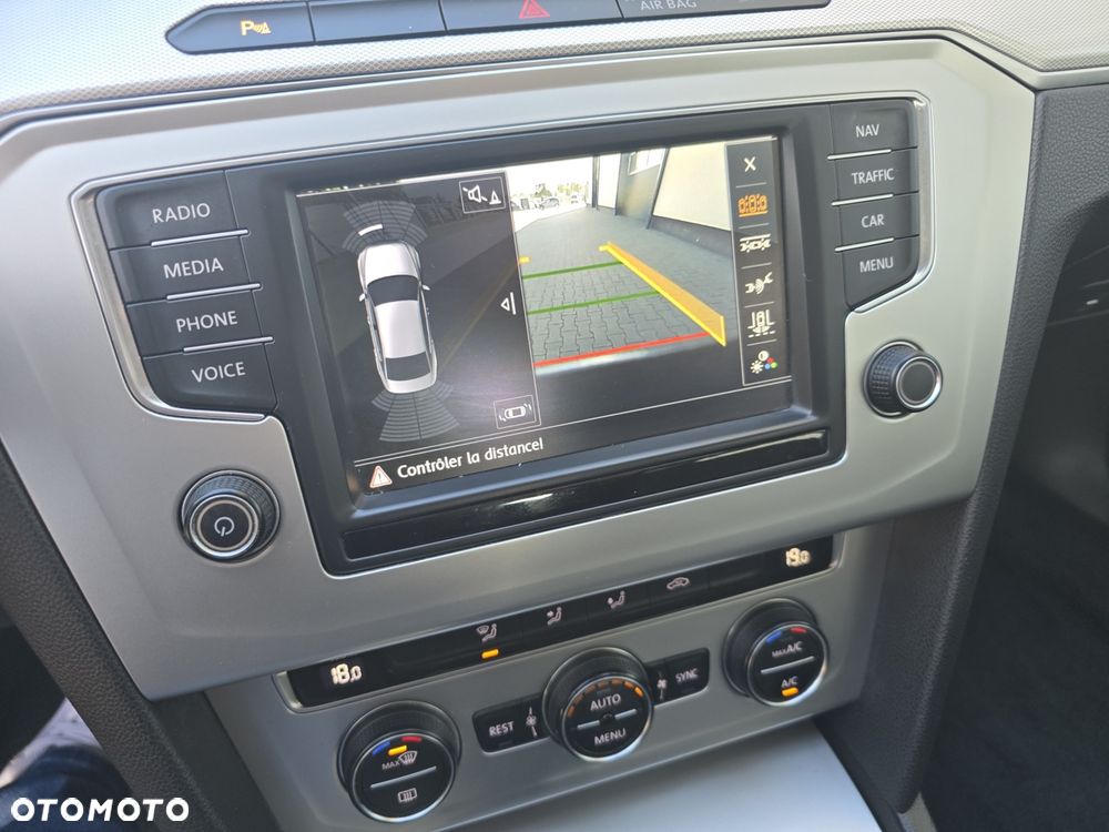 Volkswagen Passat - 23