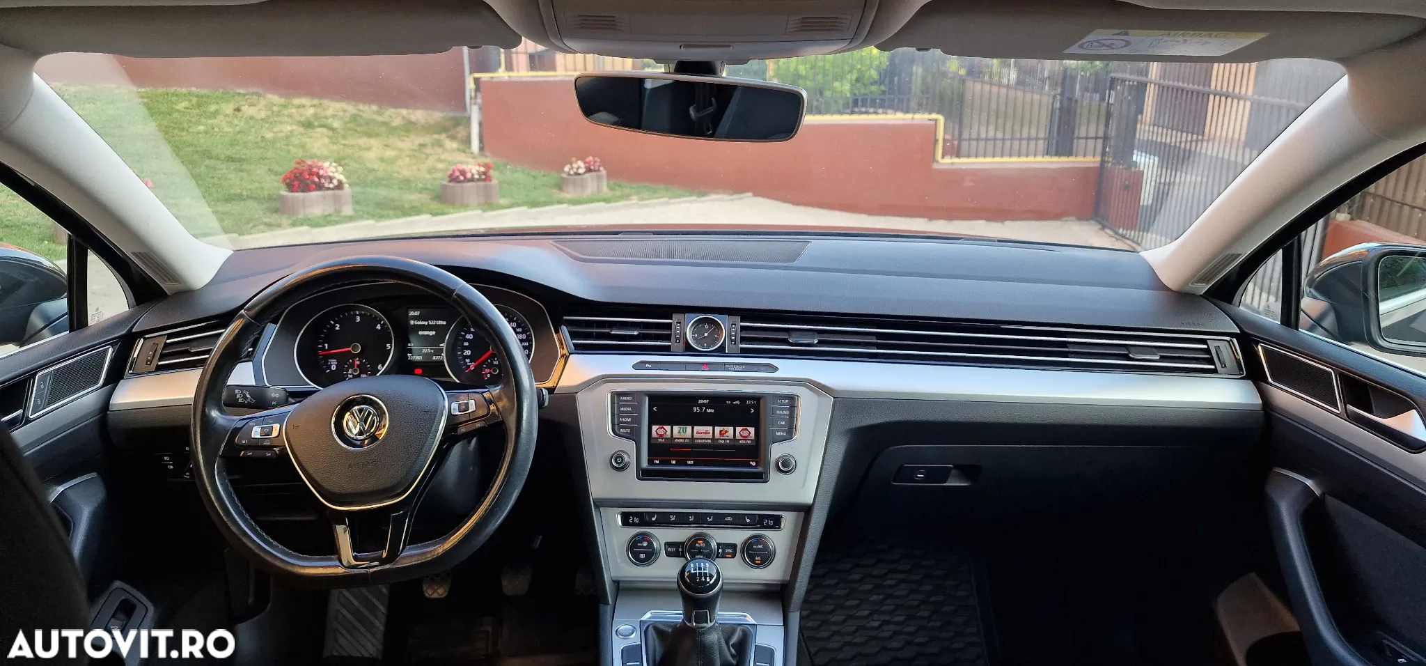 Volkswagen Passat 2.0 TDI Comfortline - 11