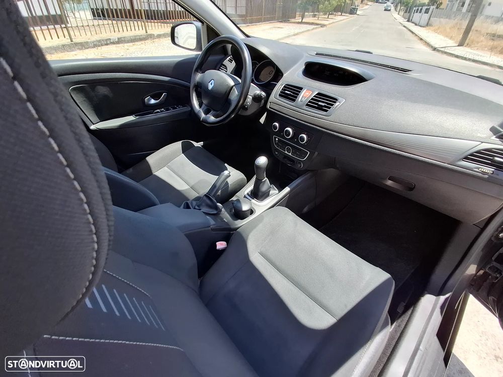 Renault Mégane 1.5 dCi Confort - 9