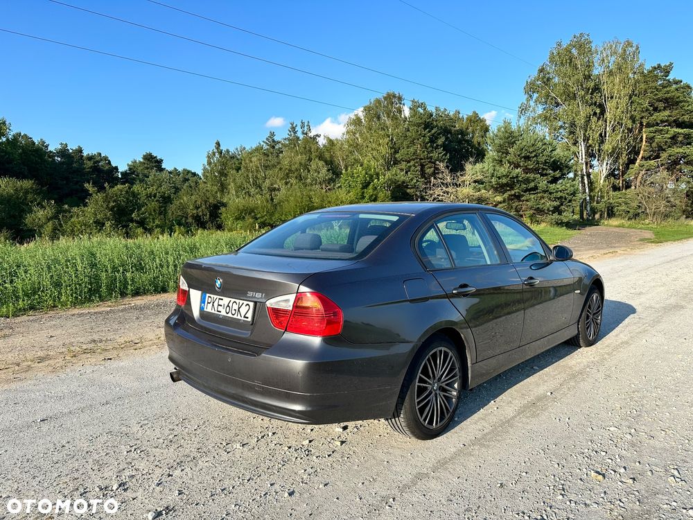 BMW Seria 3 318i - 4