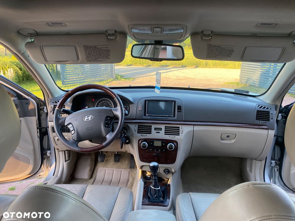 Hyundai Sonata - 18