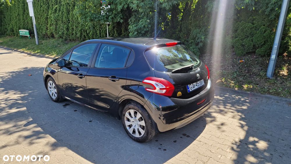 Peugeot 208 1.6 e-HDi Allure STT - 6