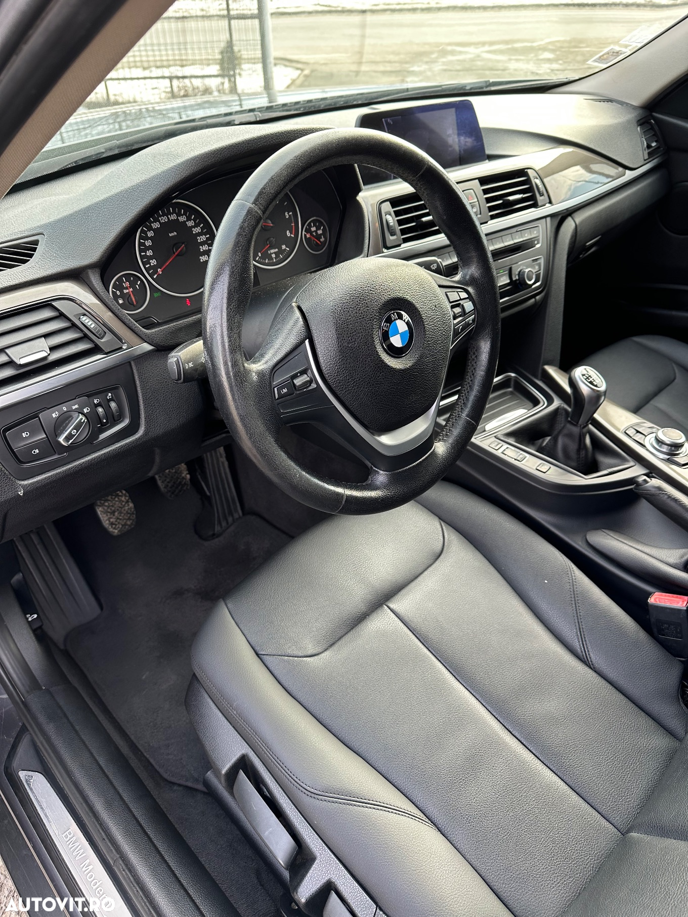 BMW Seria 3 318d - 19