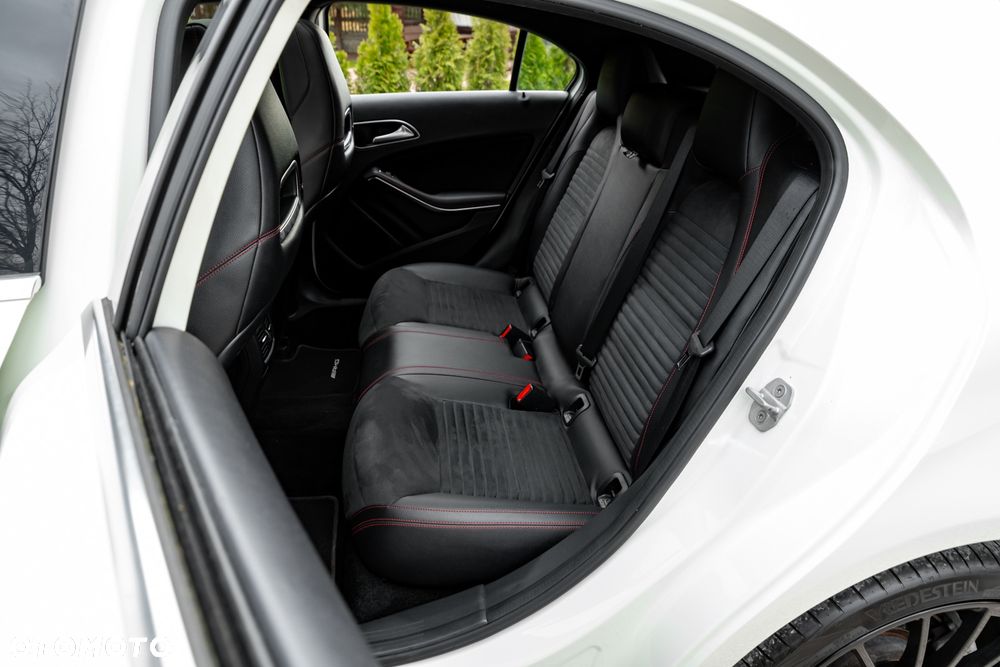 Mercedes-Benz Klasa A 250 4Matic 7G-DCT AMG Line - 19