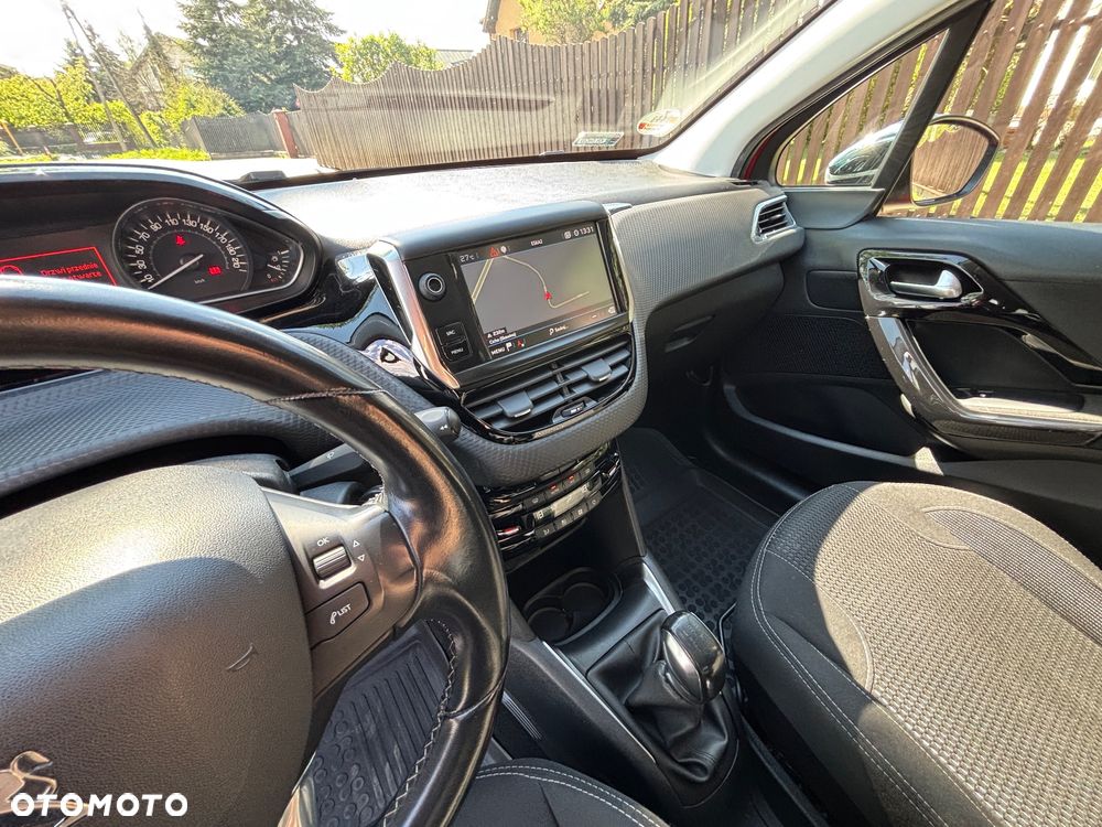 Peugeot 208 1.2 PureTech Allure - 9