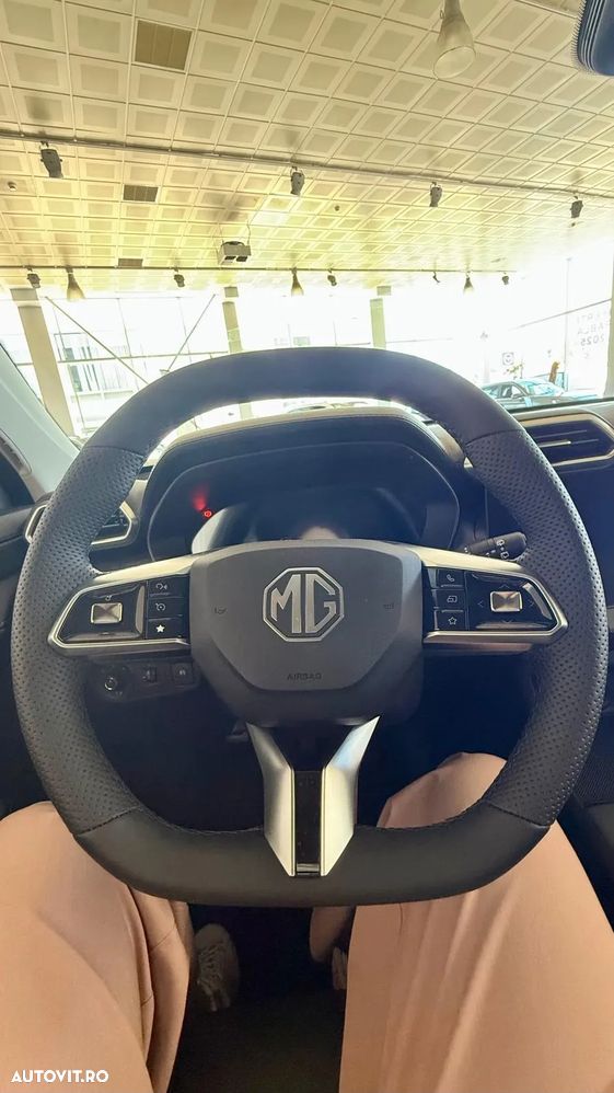 MG ZS - 8