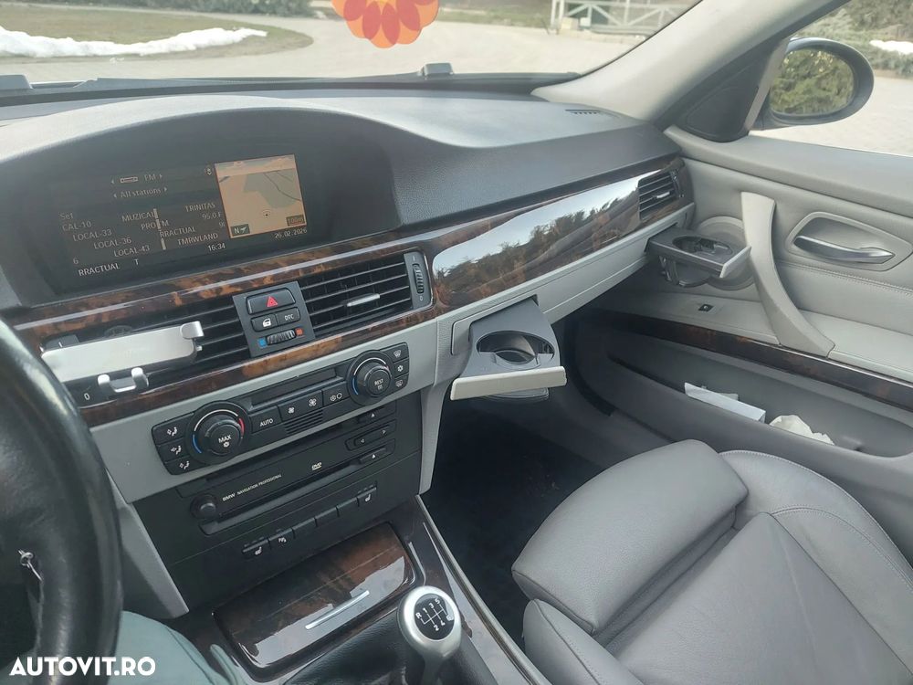 BMW Seria 3 325i - 15