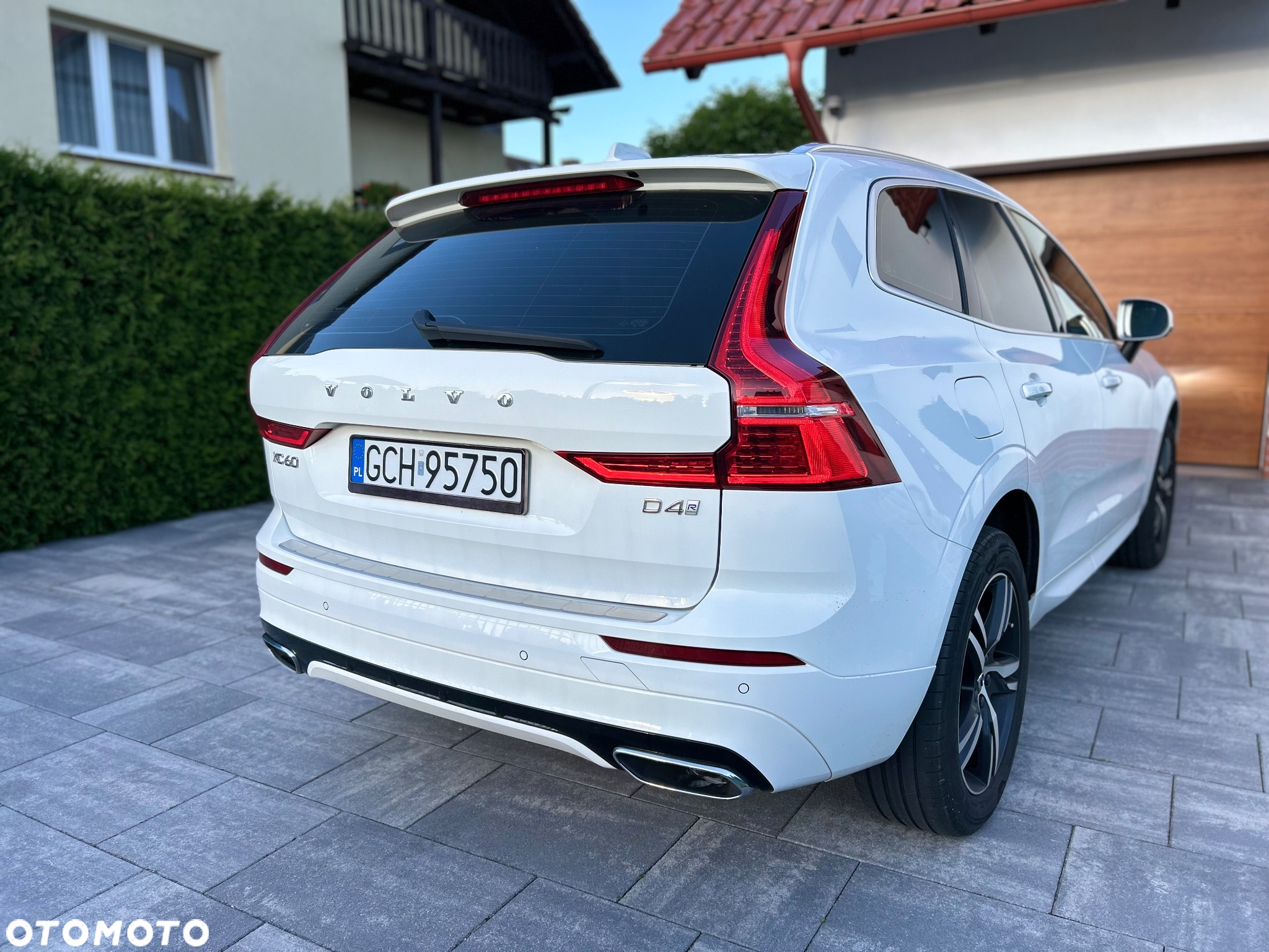Volvo XC 60 D4 R-Design - 4