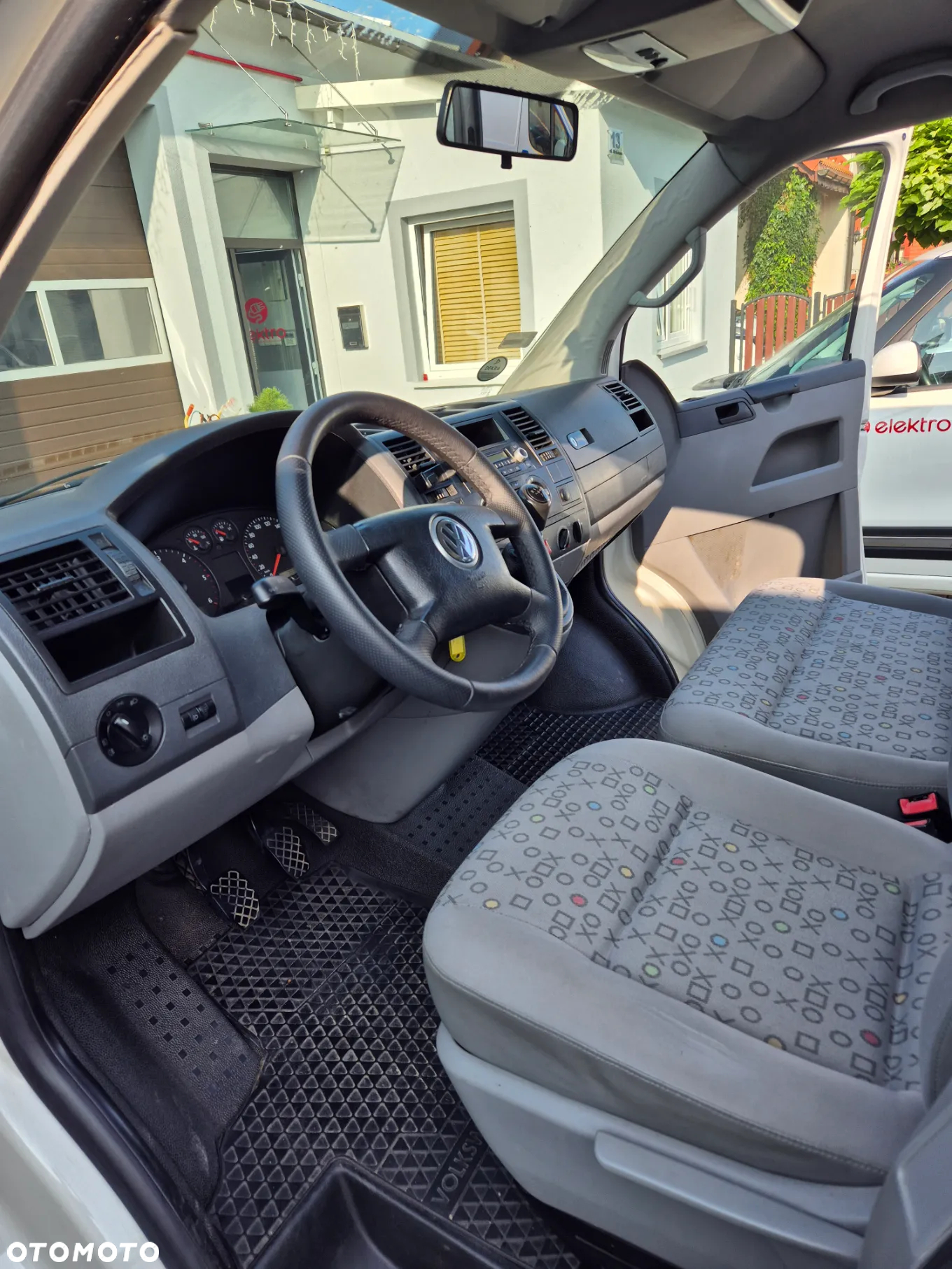 Volkswagen Transporter T5 TDI L1H2 - 10