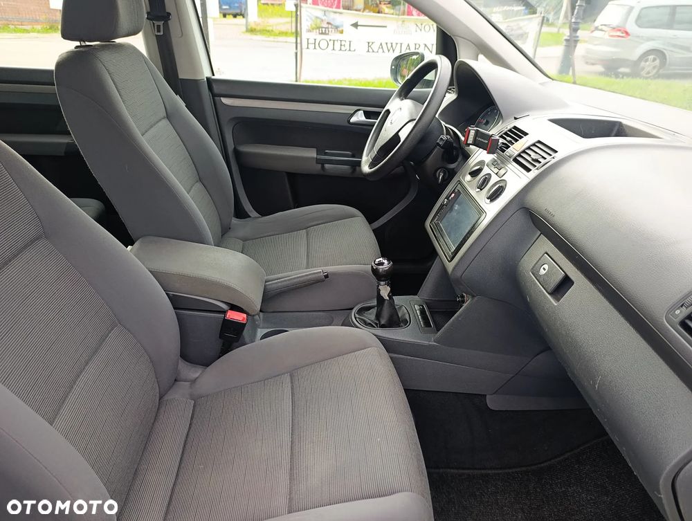 Volkswagen Touran 1.9 TDI Conceptline - 20