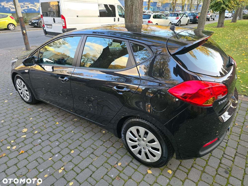 Kia Ceed - 13