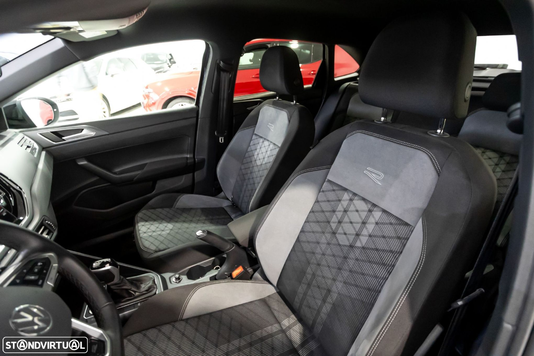 VW Taigo 1.0 TSI R-Line DSG - 41