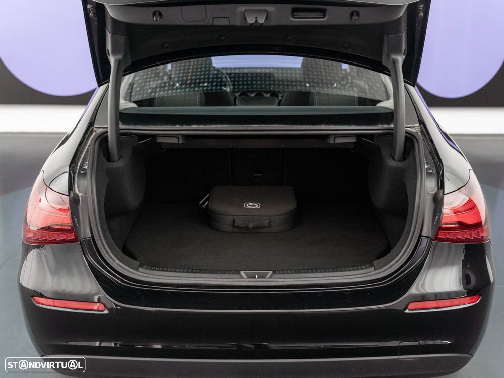 Mercedes-Benz A 250 Limousine e Style Plus - 11