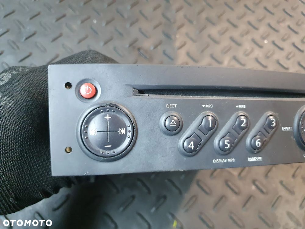 RENAULT CLIO III RADIO FABRYCZNE 8200633624 - 3