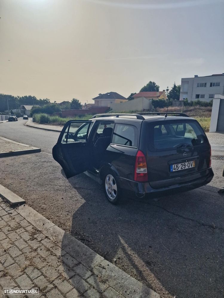Opel Astra Caravan 1.4i 16V - 11