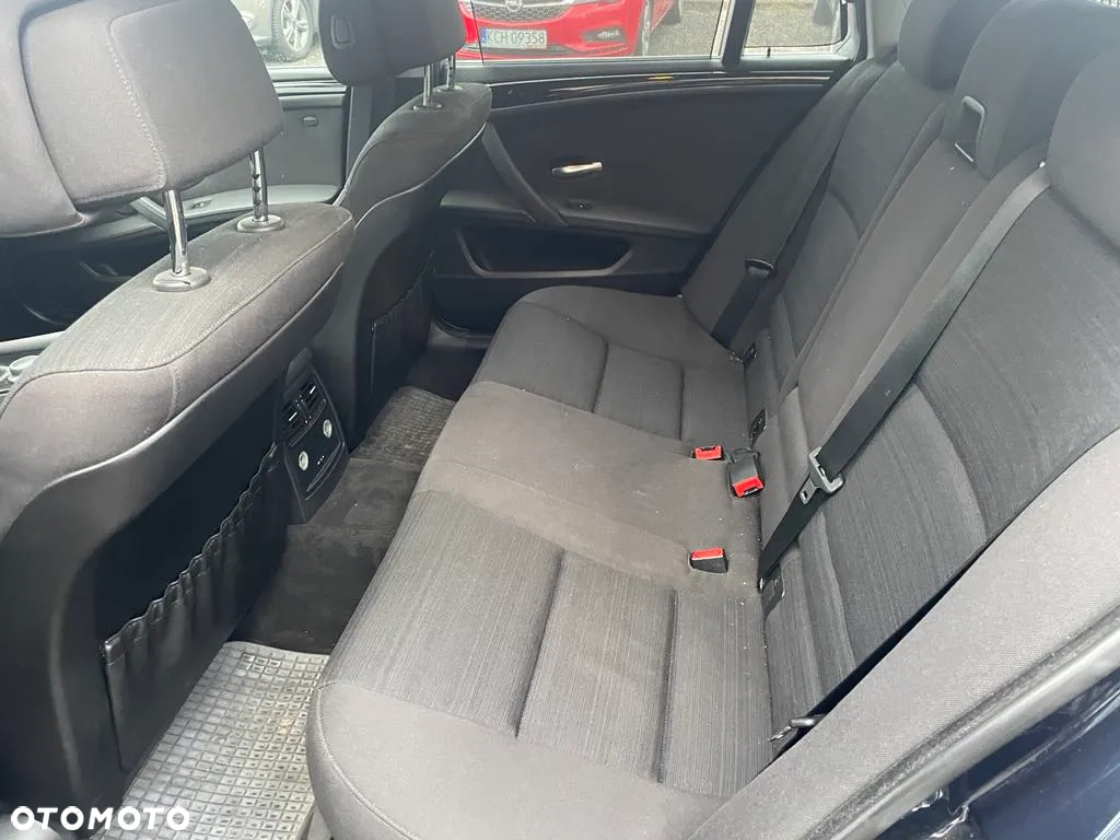 BMW Seria 5 520d Touring Special Edition - 11