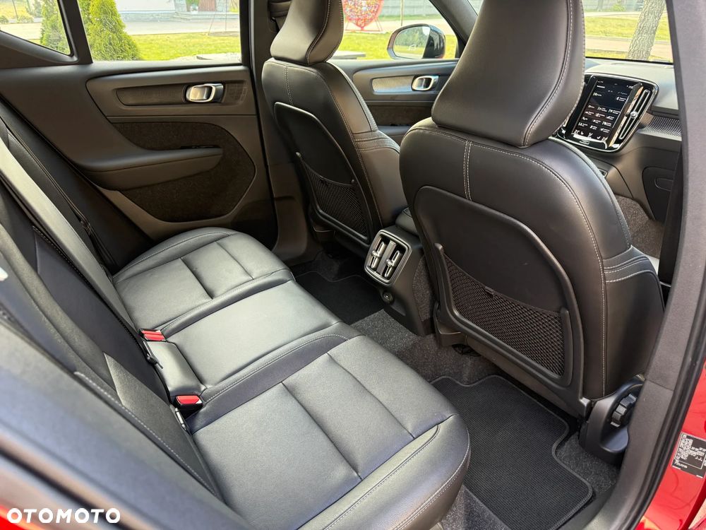 Volvo XC 40 B4 B AWD R-Design - 25