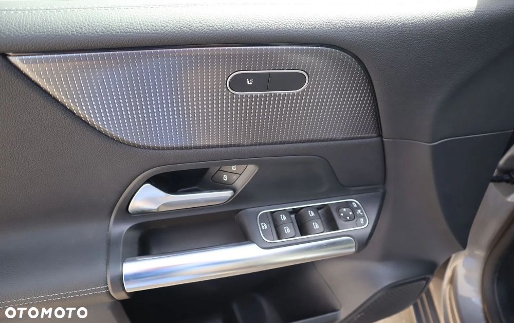 Mercedes-Benz Klasa B 180 d Progressive 8G-DCT - 9