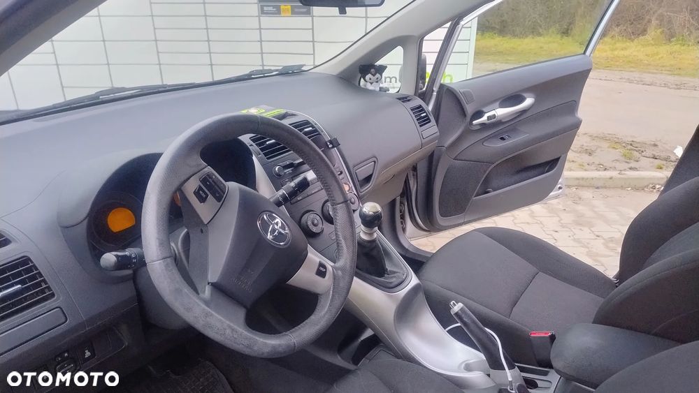 Toyota Auris 1.4 D-4D Terra EU5 - 11