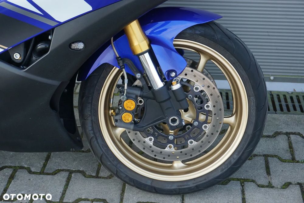 Yamaha YZF - 9
