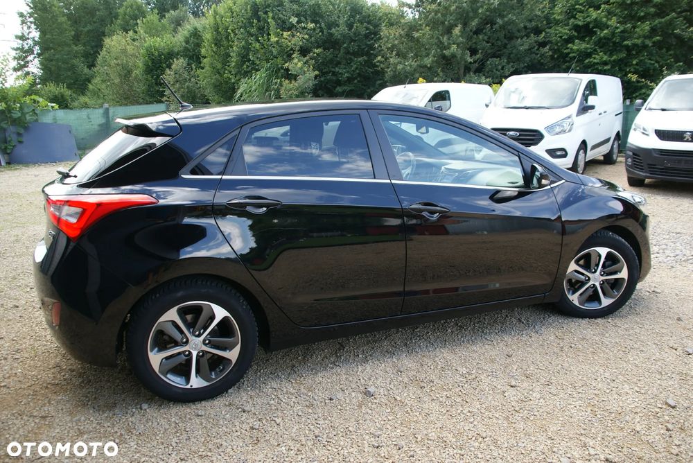 Hyundai i30 1.4 Passion - 10