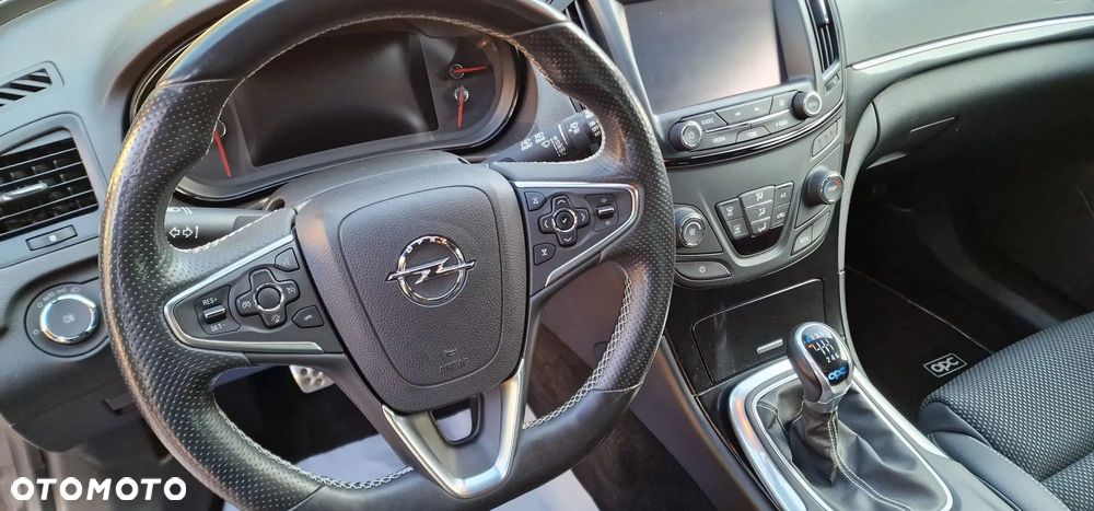 Opel Insignia 2.8 T V6 OPC EU6 - 17