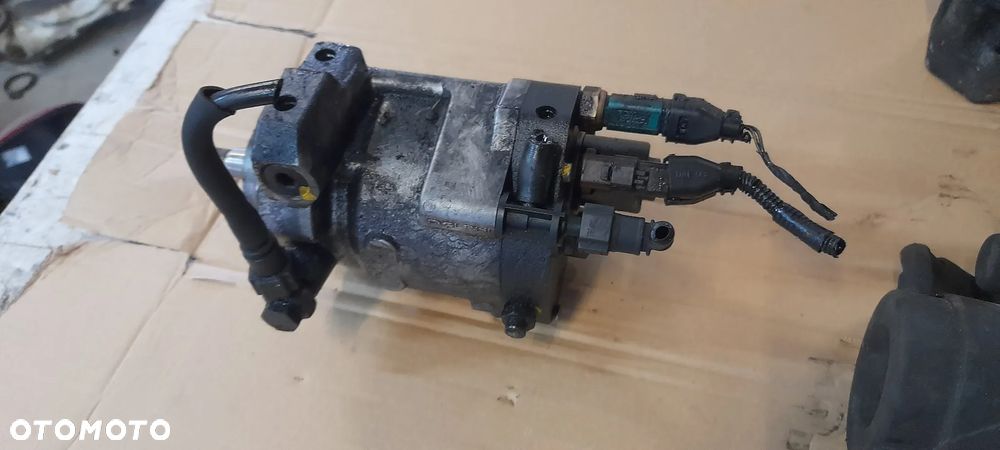 Kia Carnival I  2,9 crdi pompa wtryskowa 9303-104B - 1