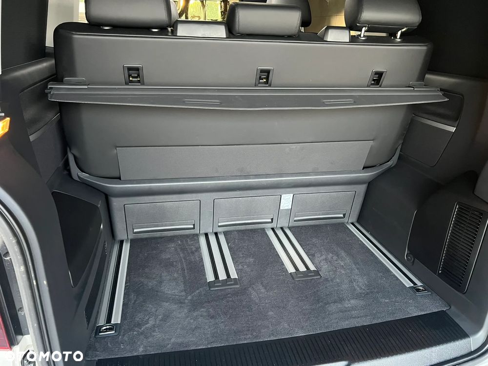 Volkswagen Multivan - 20