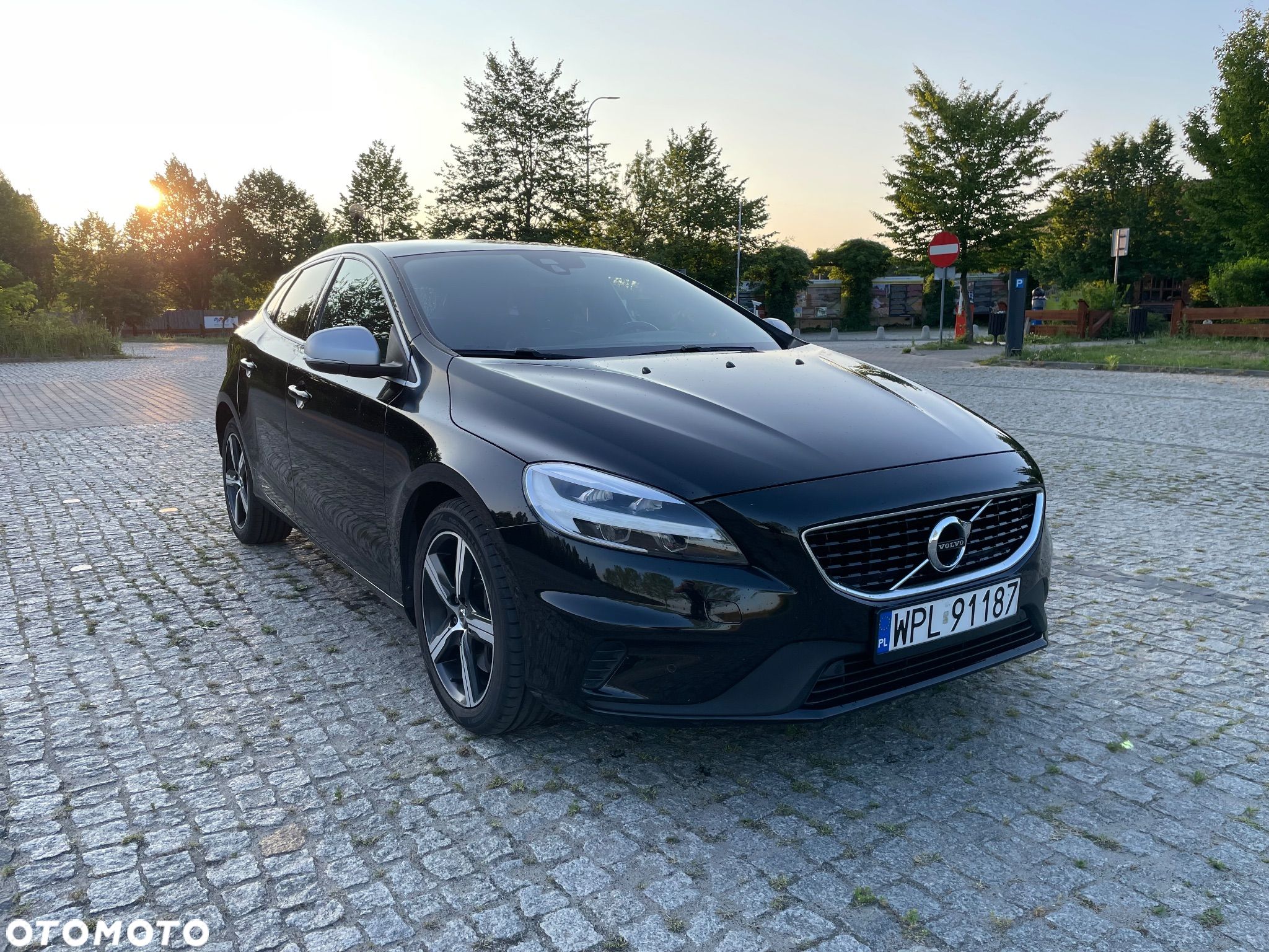 Volvo V40 D3 Geartronic RDesign - 1
