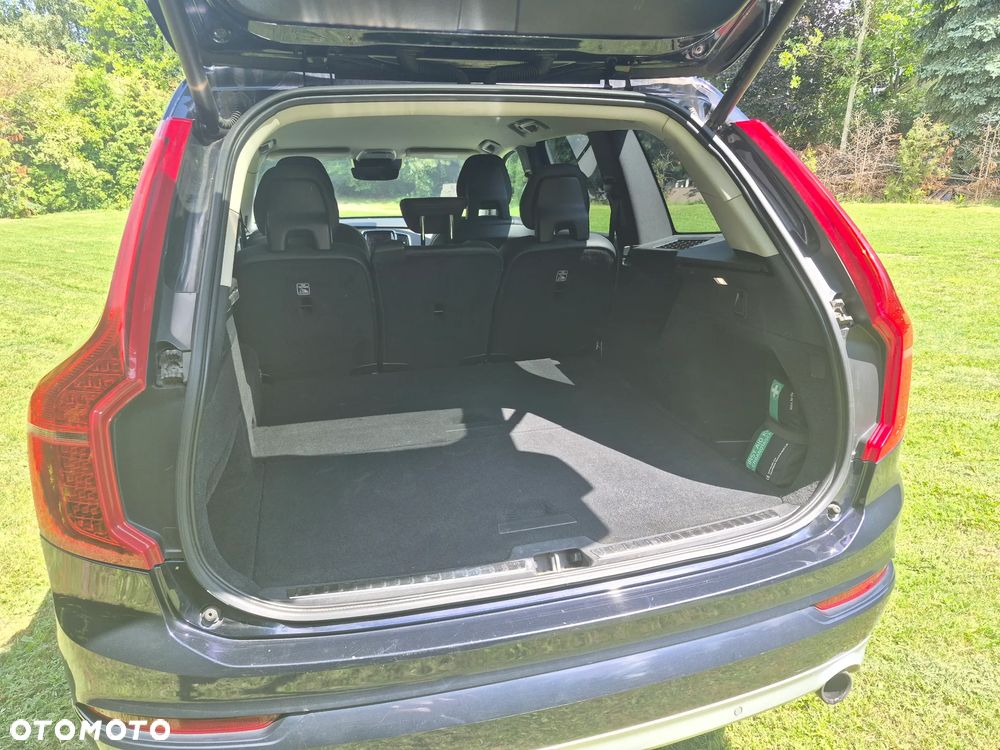 Volvo XC 90 D5 AWD Momentum - 10