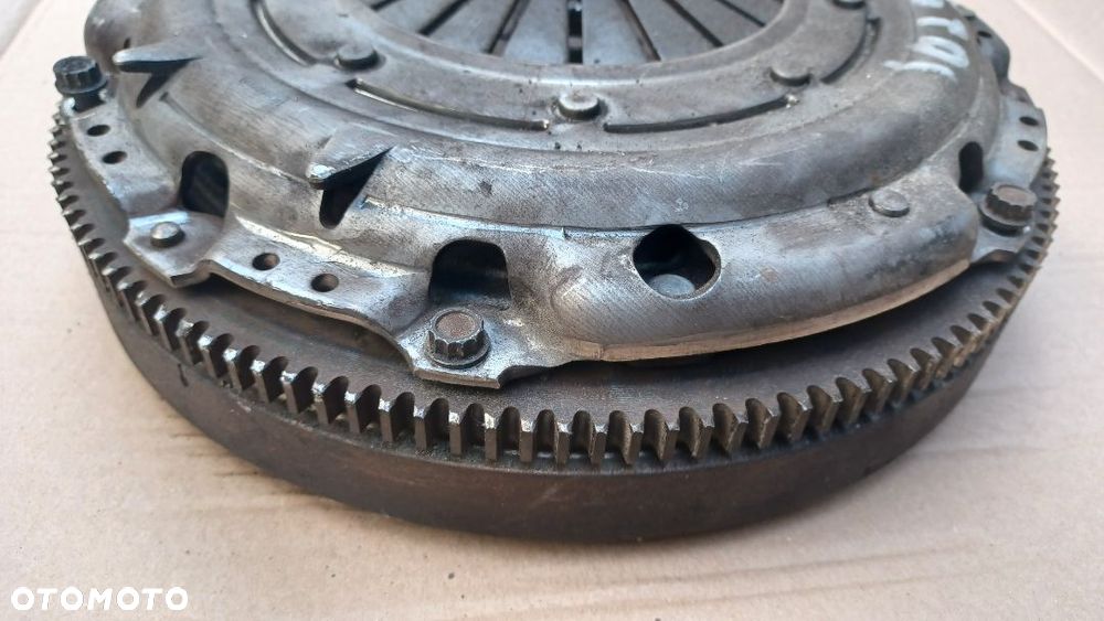 Koło dwumasowe sztywne vw audi  1.6 tdi - 2