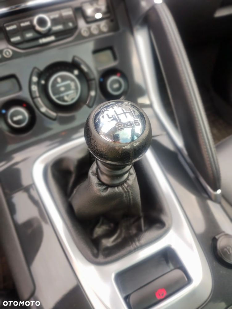 Peugeot 3008 HDi 115 Active - 14